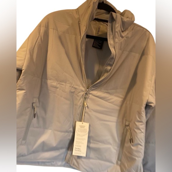 NWT Vuori canyon insulated jacket GLACIER Size M - Picture 2 of 5